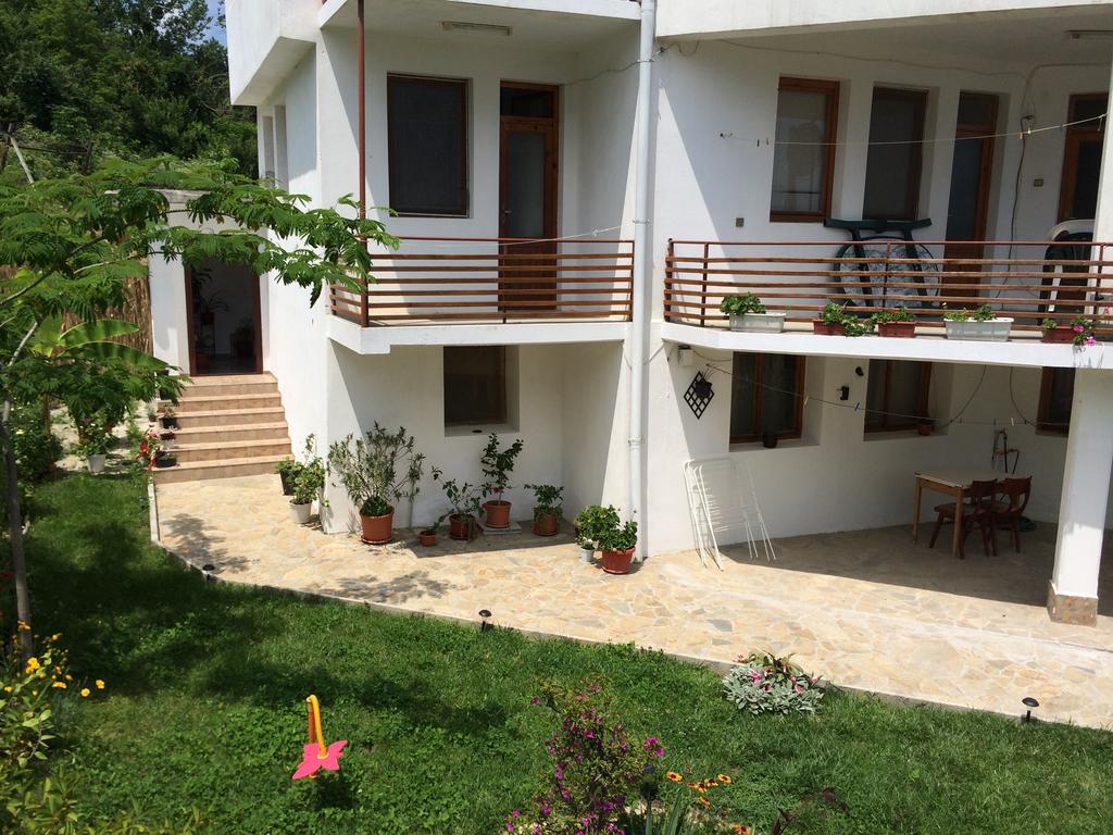 אובזור Petrovi Guest House מראה חיצוני תמונה