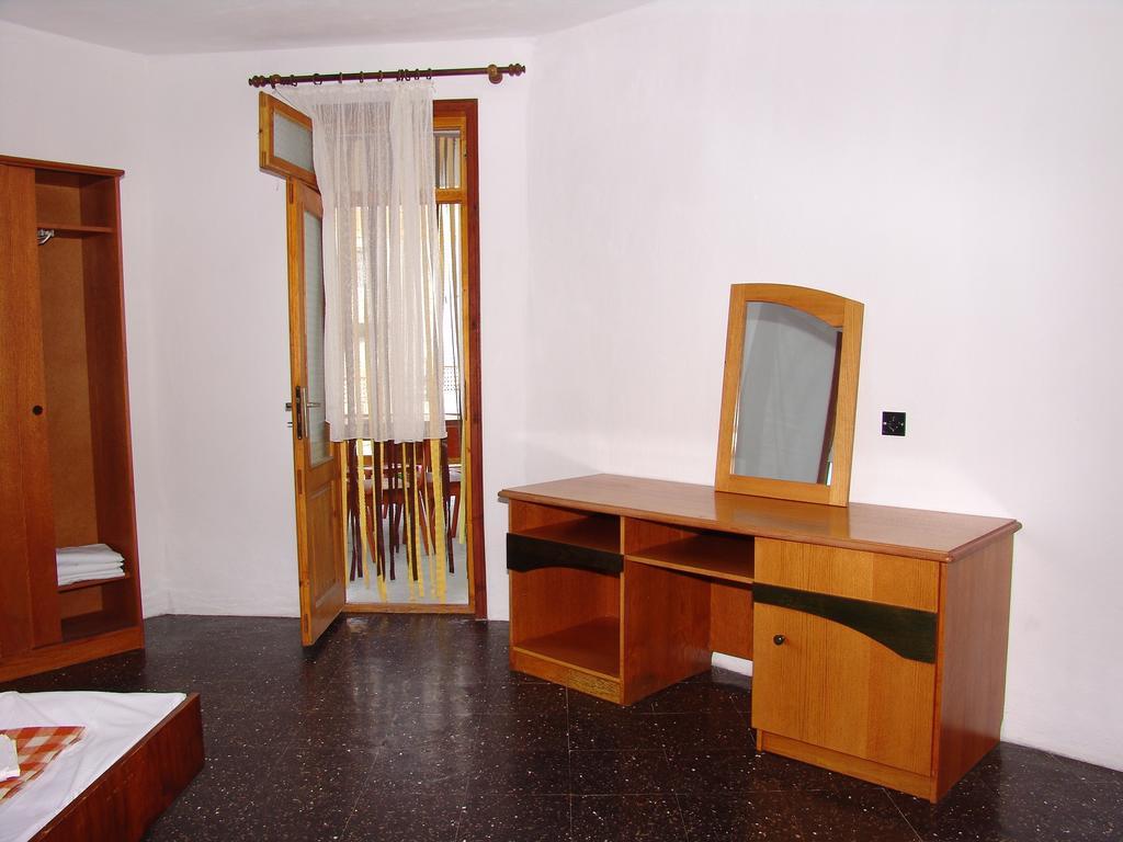 אובזור Petrovi Guest House חדר תמונה