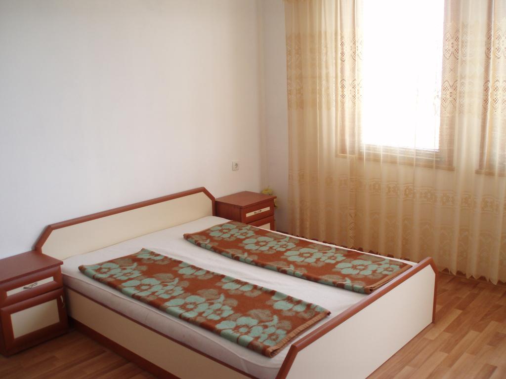 אובזור Petrovi Guest House מראה חיצוני תמונה